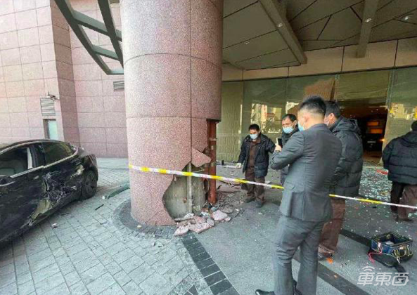 特斯拉“失控”罗生门，闹到全世界的悬案