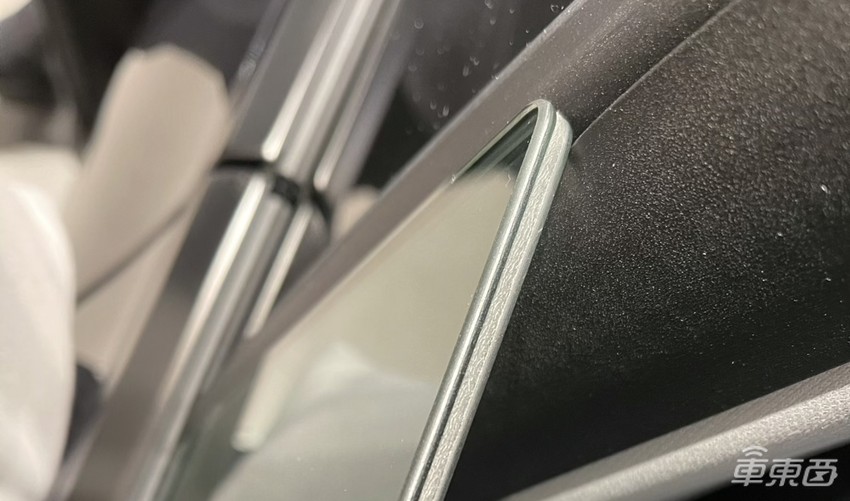 特斯拉Model Y有多火？每小时卖出200台，门店都挤爆了