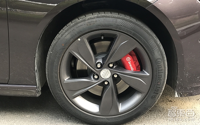 会“飙车”的美女 深度试驾别克全新君威GS