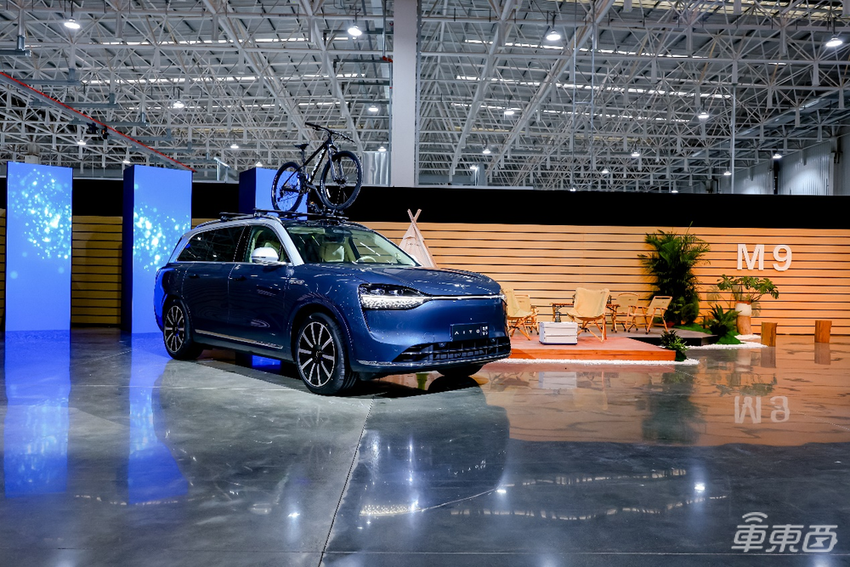 赛力斯超级工厂建成投用 M9首批千车交付开启