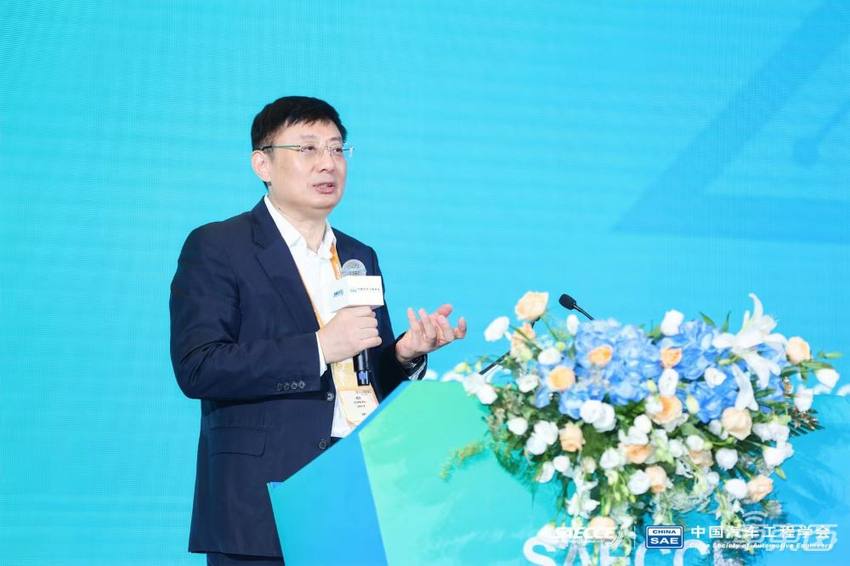 吉利智驾陈聪:数据闭环是智能驾驶行业的布局重点