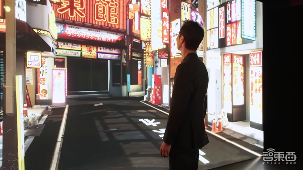 卷轴屏扎堆、三星机器人cos杨过!54年首次云办展的CES怎么玩?