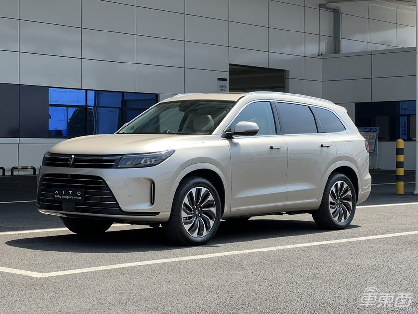 理想ONE迎最强对手！华为加持的问界M7发布，31.98万起售