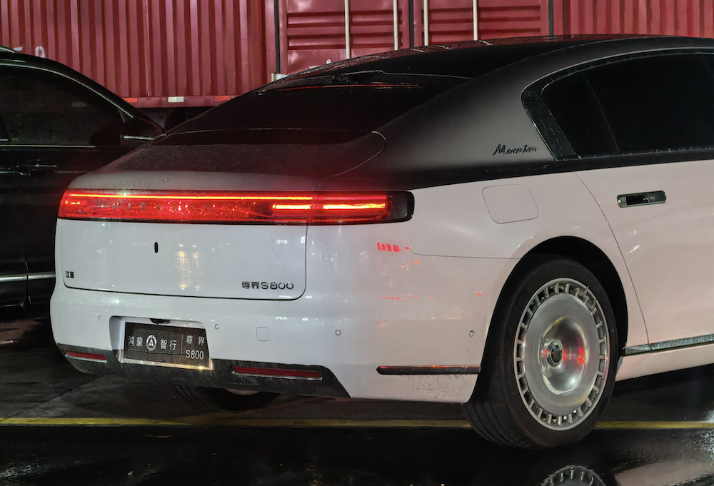 上汽新车撞脸小米SU7!首款车上市仨月销量下滑3成,总裁开年拜访任正非