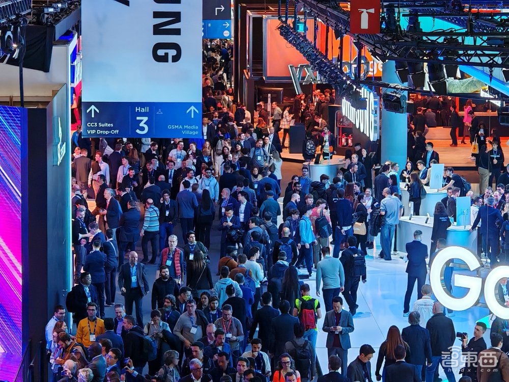 中国硬科技霸场MWC！小米SU7出征，华为搞大事，AI炸了芯片窝