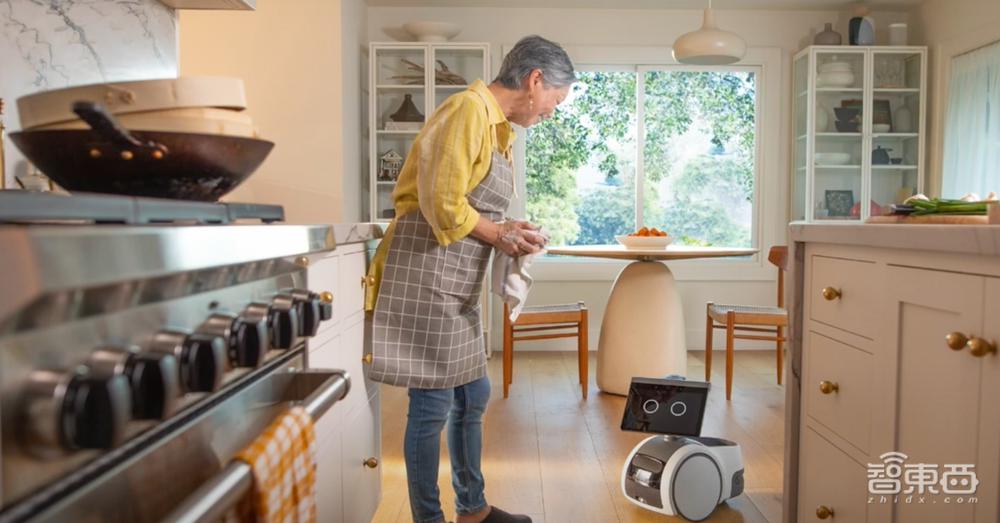 亚马逊昨夜连发十几款家庭硬件!“宠物”机器人再升级,床头灯监控睡眠