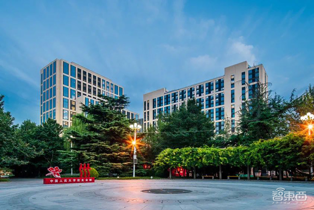 对话魏哲巍：33岁破格晋升人大最年轻教授，致力于培养有温度的AI人才