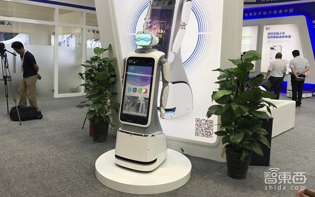 15家井喷入市!服务机器人彻底火了!