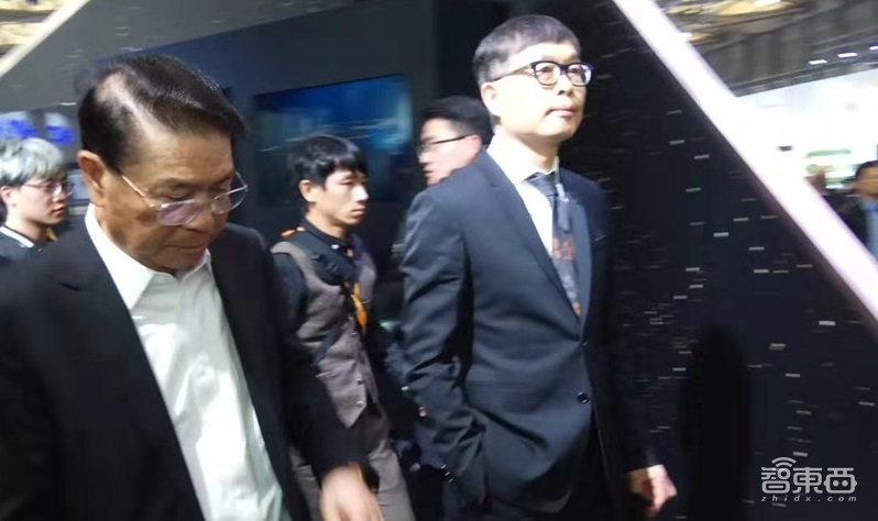 余承东开炮！海尔美的各霸一馆，在AWE看智能家居落地血拼