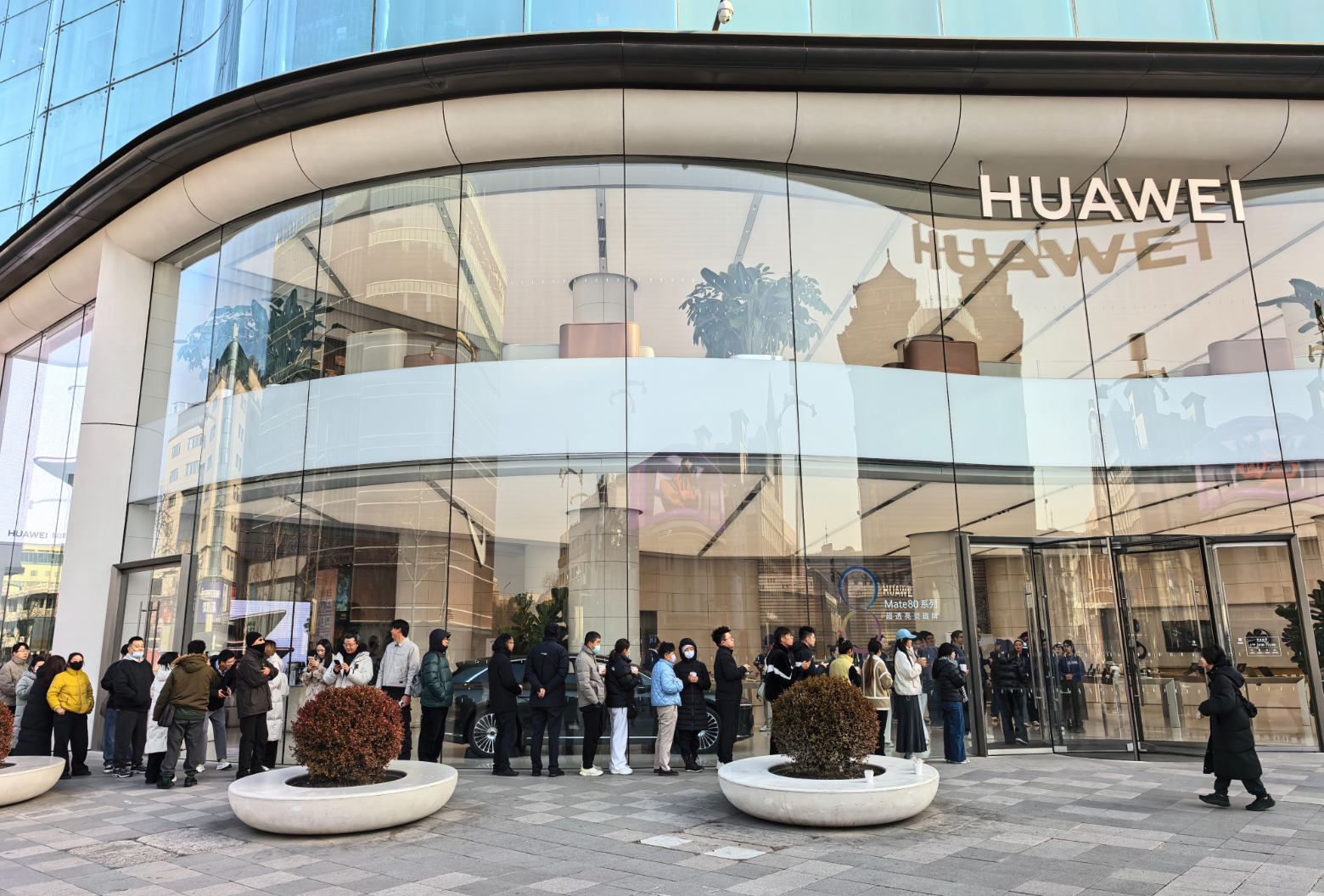 Mate 80系列一夜火出圈，为何华为手机总能创造“奇迹”？