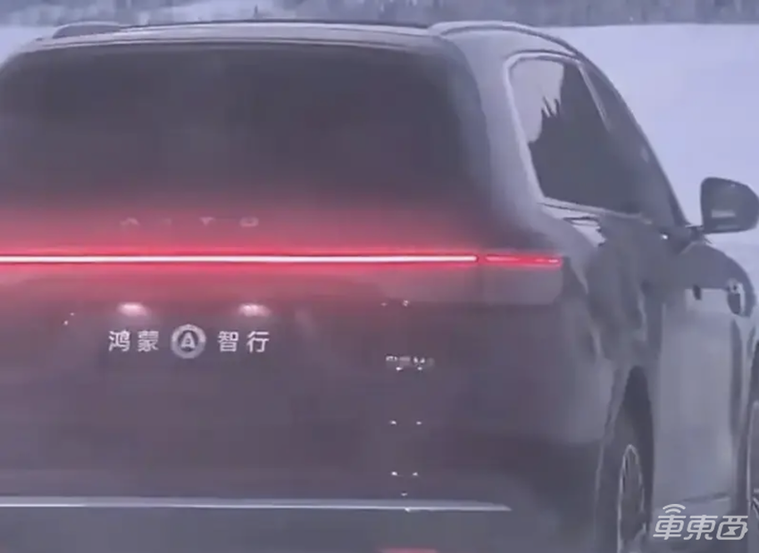 小米特斯拉狭路再相逢！8大车企狂卷SUV，一文看尽2025十大新车