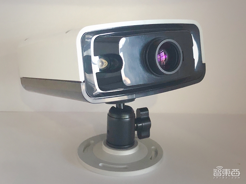 专治无人车算力饥渴！海归教授回国创业，造动态视觉芯片重塑无人车之眼