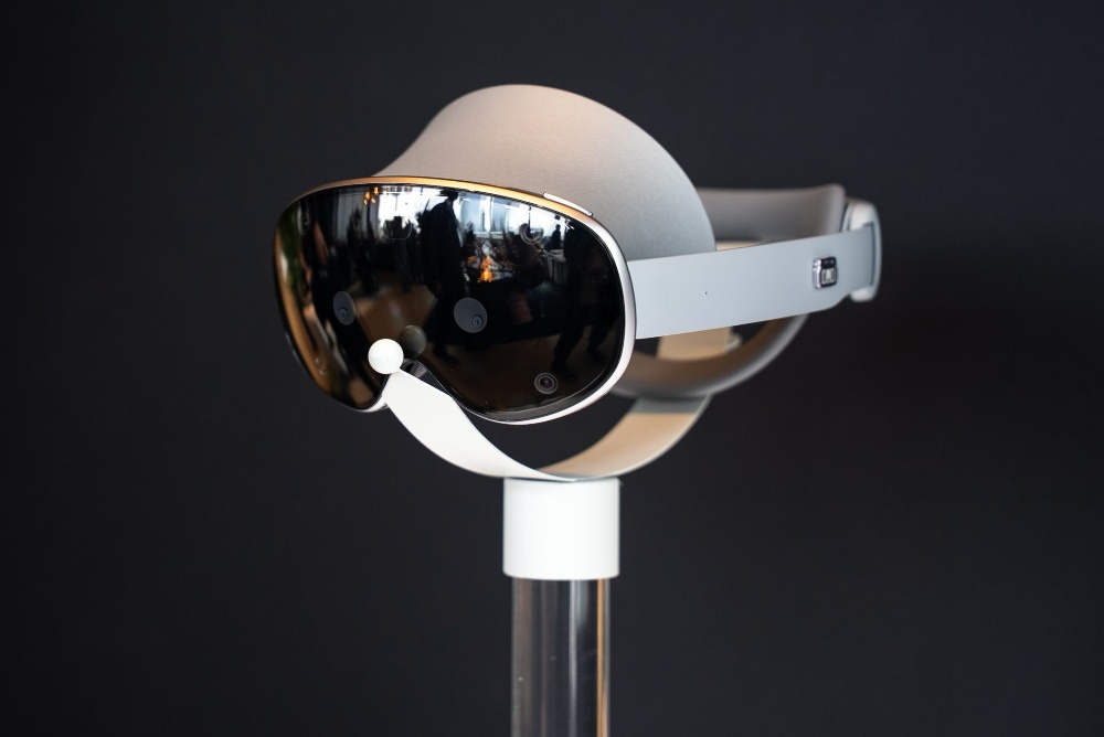 重磅！三星首款XR头显登场，一万三硬刚苹果Vision Pro，网友：替Meta圆梦了
