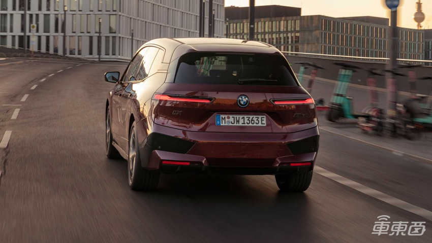 外媒首试宝马iX M60:操纵感无优势,加速体验弱于同级车