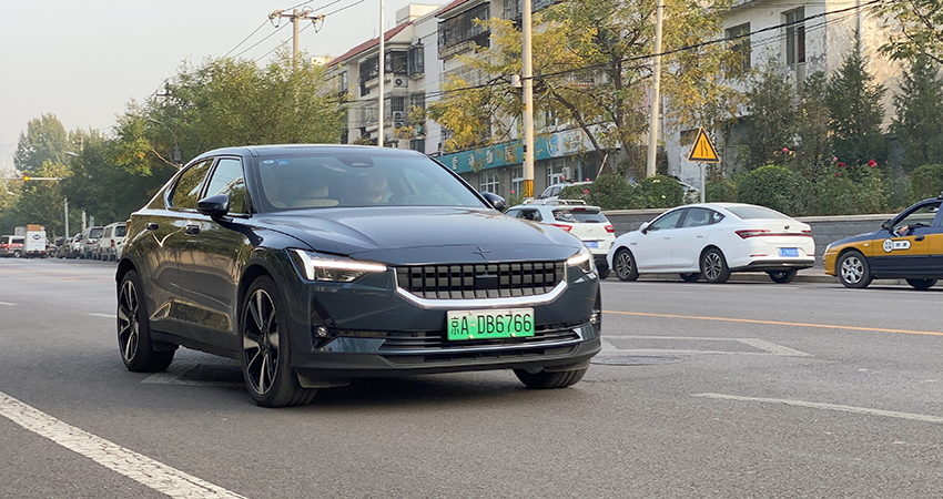 试驾极星Polestar 2：是电动轿跑也是艺术品 