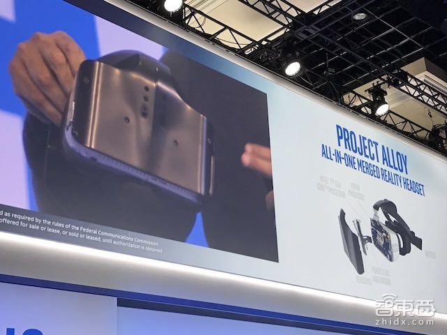 沙发软席配250套Oculus 英特尔这场CES发布秀足了肌肉