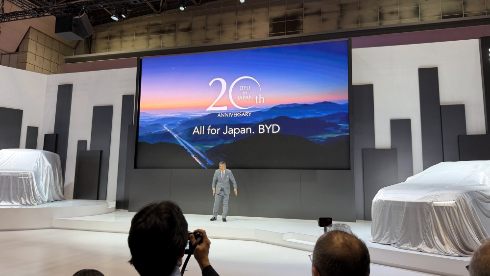 比亚迪扎根日本20年交卷：特供小车明年上市，首款插混车型亮相