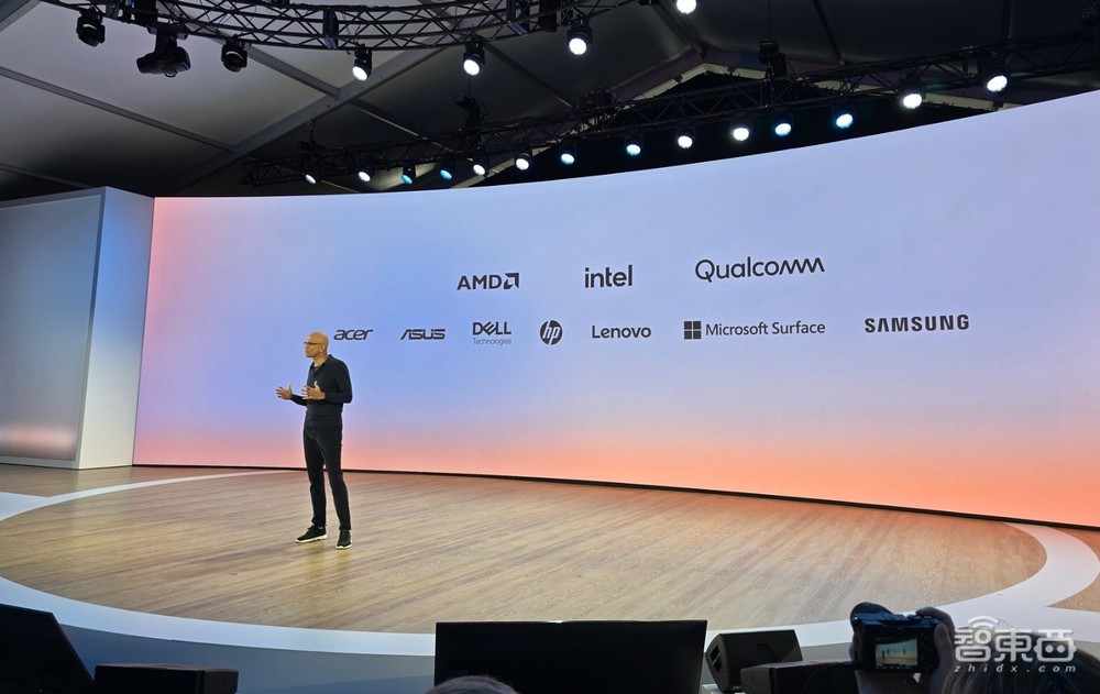 微软向苹果开火！AI PC全家桶装上GPT-4o，AI实时聊天教你打游戏，高通赢麻了