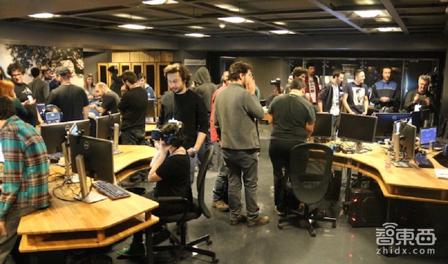 智东西晚报:乐视回应周航:你撒谎! WiFi万能钥匙投资共享充电宝