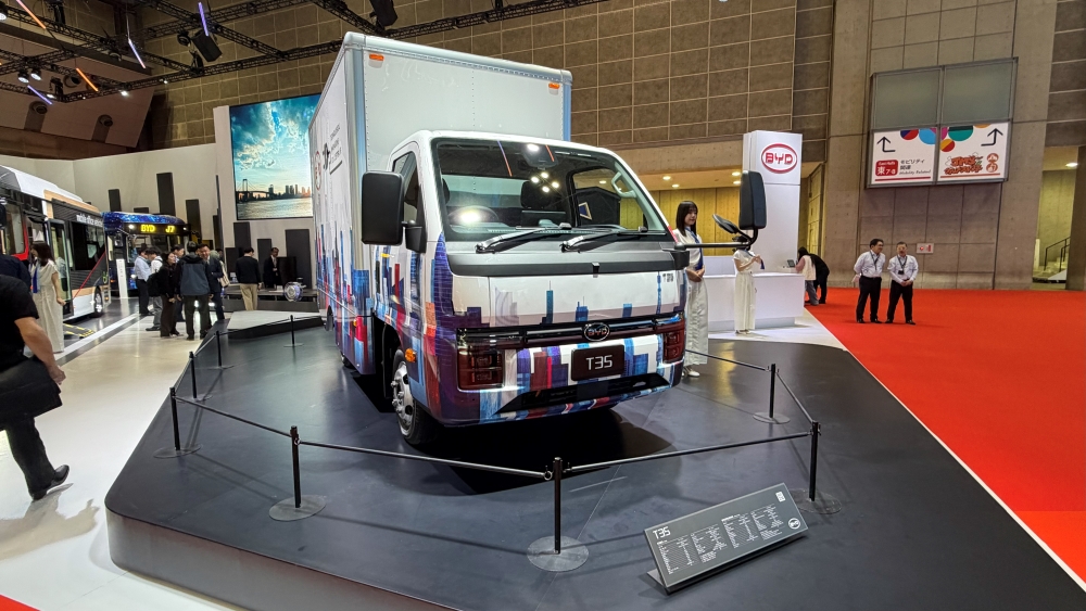 比亚迪扎根日本20年交卷：特供小车明年上市，首款插混车型亮相