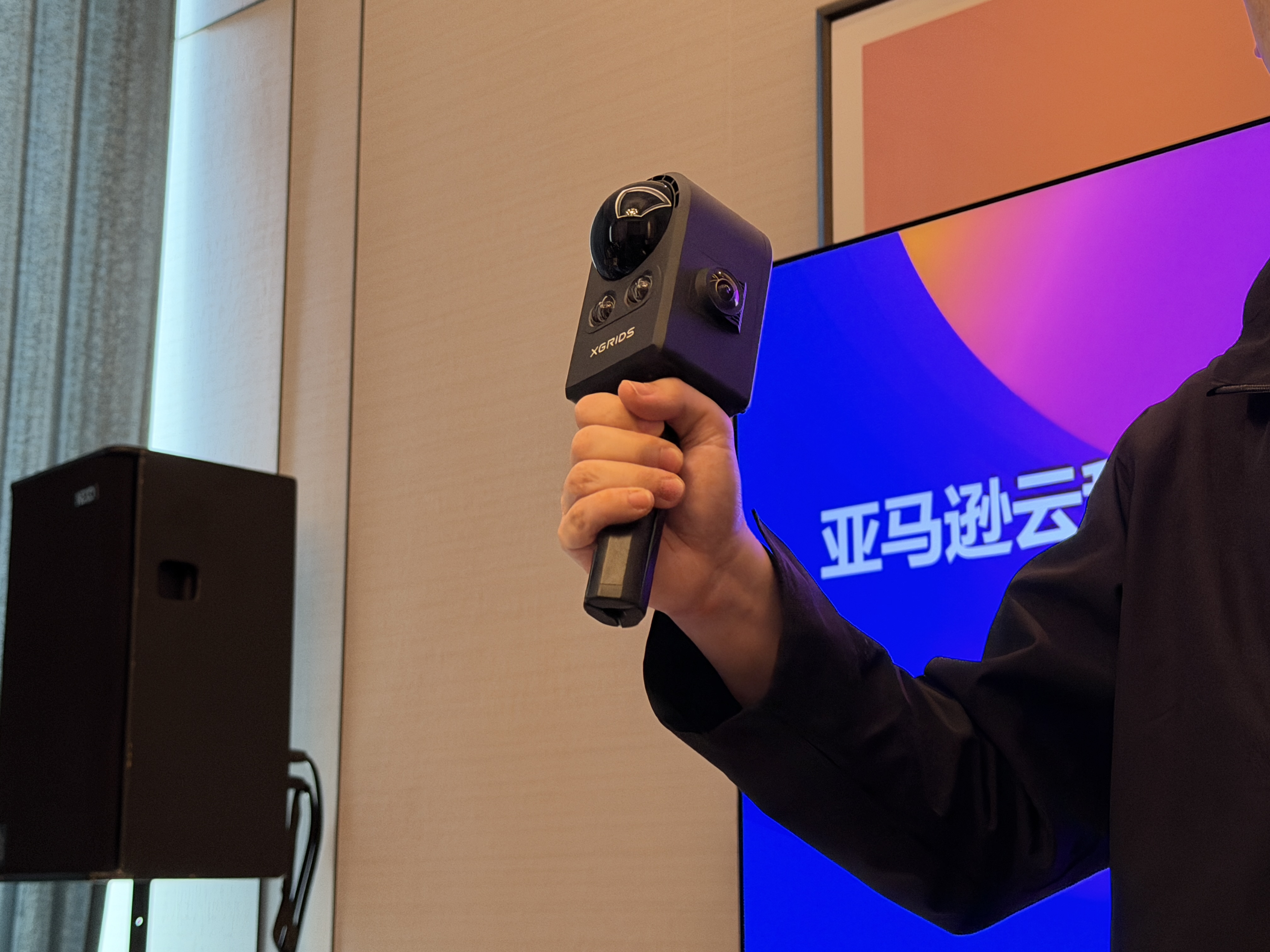 AWS出海“全家桶”升级,解决4个关键痛点,字节vivo、Kimi、MiniMax都来站台