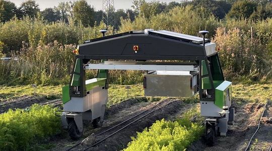 德国博士造农用机器人,能除草、检测、播种!刚融资超三千万元