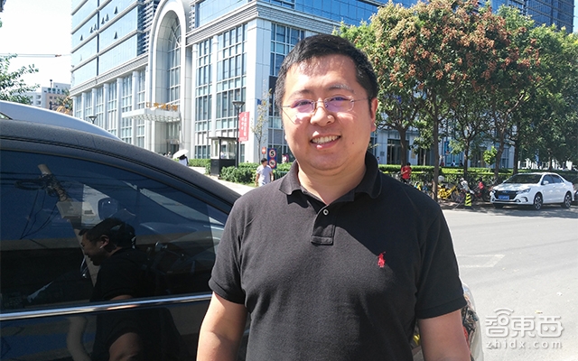 华科学霸微软出身,他却要抢服务员饭碗!