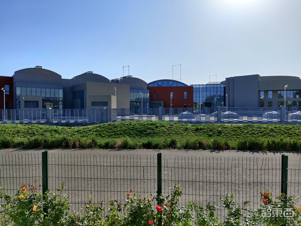 一加8 Pro体验：定制芯片补齐高帧内容，拍照升级“讨人眼球”