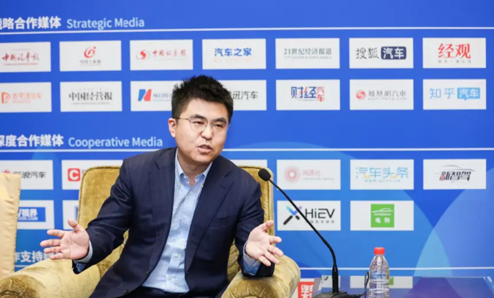 刚刚，中国车规模拟芯片一哥登陆港交所！市值超160亿元