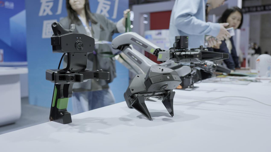 鹿明机器人发布 FastUMI无本体数采“全家桶”，即将上线京东平台