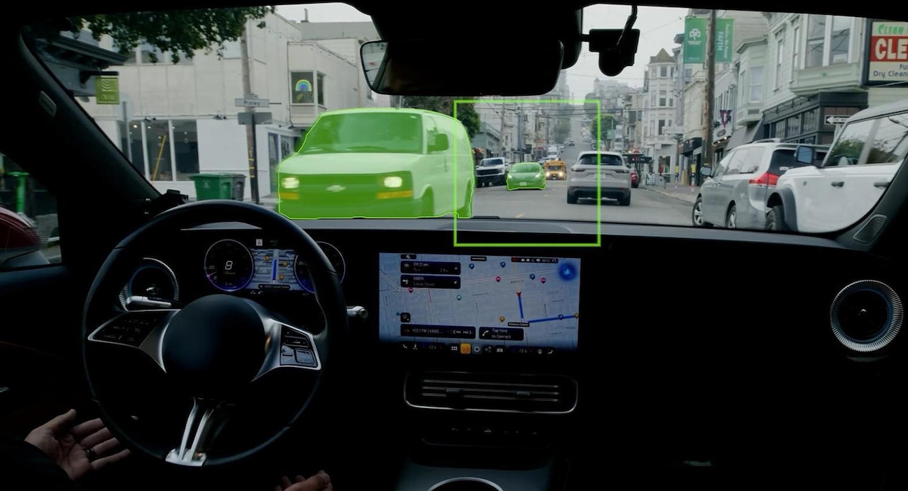 英伟达320亿参数智驾大模型上新！富士康、Uber加入Robotaxi生态