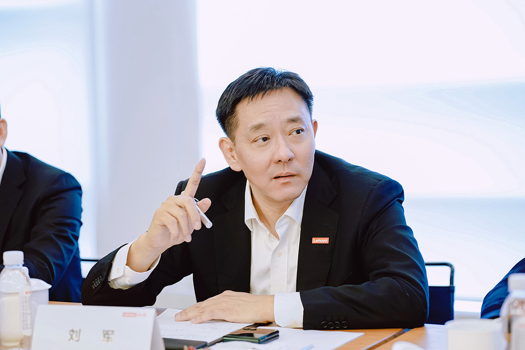 对话联想刘军：“超级智能体”如何撬动7000亿ToB市场？