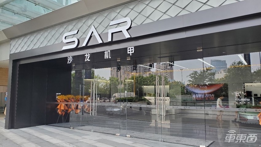 长城沙龙机甲龙量产版亮相，联手华为、Momenta搞智能化