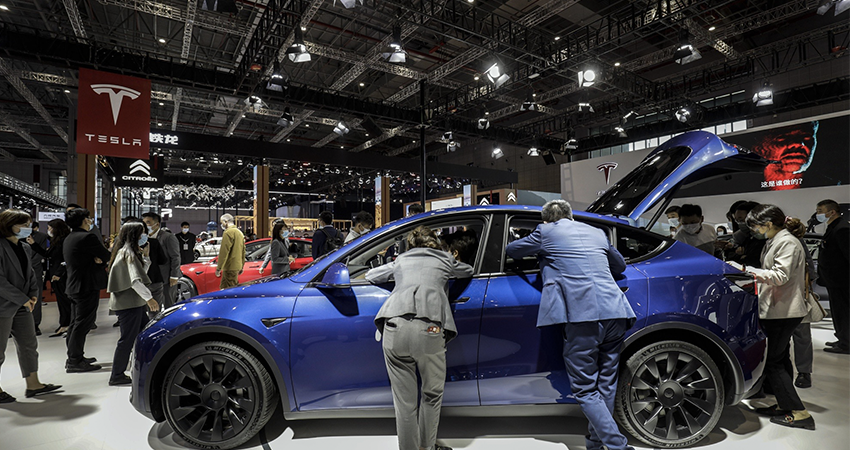 等等党败了！2022电动车集体涨价，特斯拉比亚迪涨最多