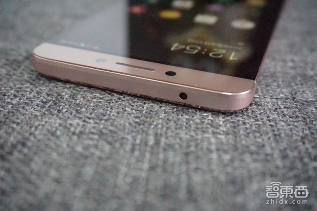 乐2发布 我们上手仔细研究了这款乐视第二代千元旗舰