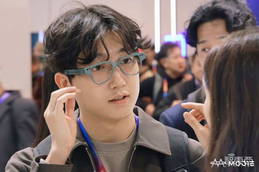 AI眼镜在CES井喷！中国厂商霸场，2个方向4大技术最火