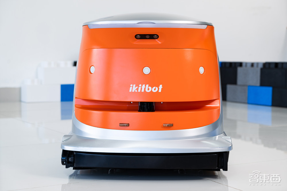 给写字楼搞卫生,4台机器人就够了!对话奇勃科技创始人王雪松