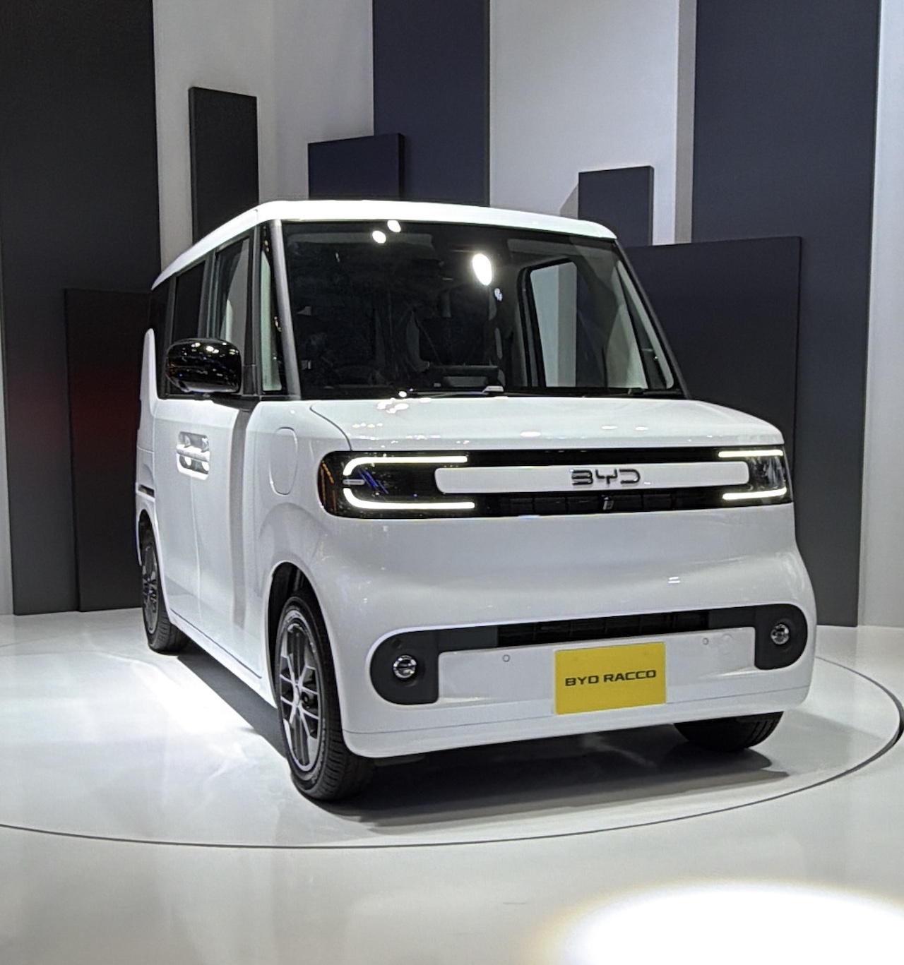 只有一家中国车企参展的世界级车展！有多魔幻？