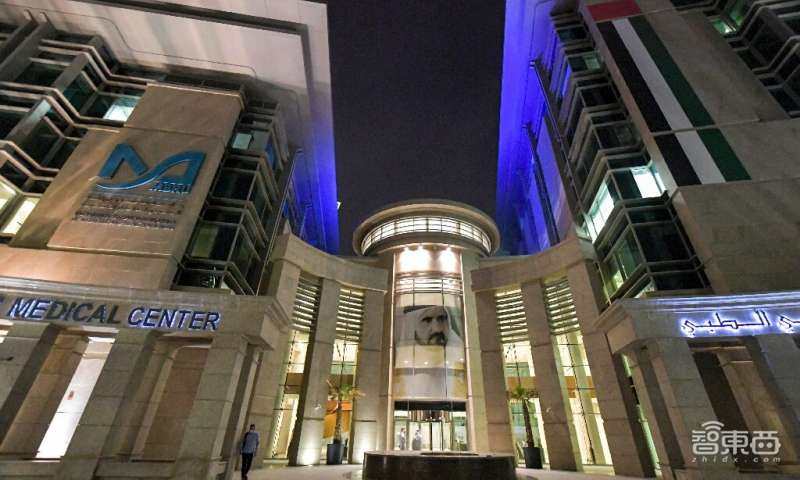 疫情下迪拜也搞“数字新基建”，最帅王储建抗疫指挥中心