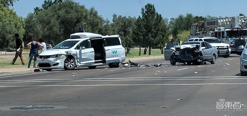 解读加州114起无人车事故 谷歌在路口蒙圈，通用竟成碰碰车！