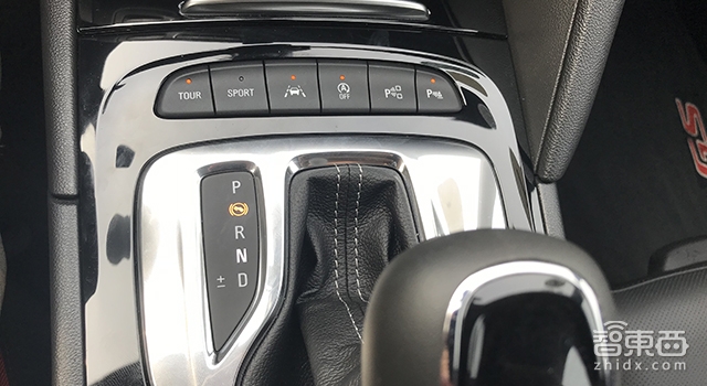 会“飙车”的美女 深度试驾别克全新君威GS