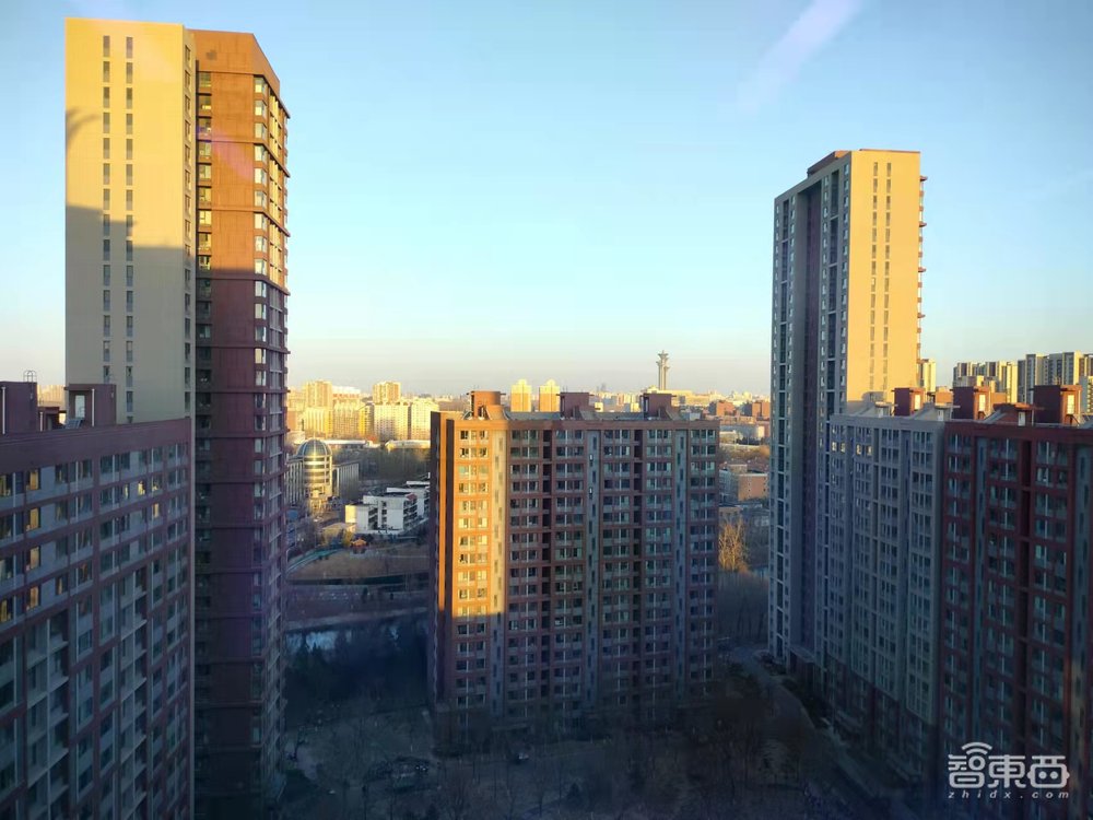 realme真我V25首发体验:中端芯骁龙695潜力不小,潮酷设计抢眼