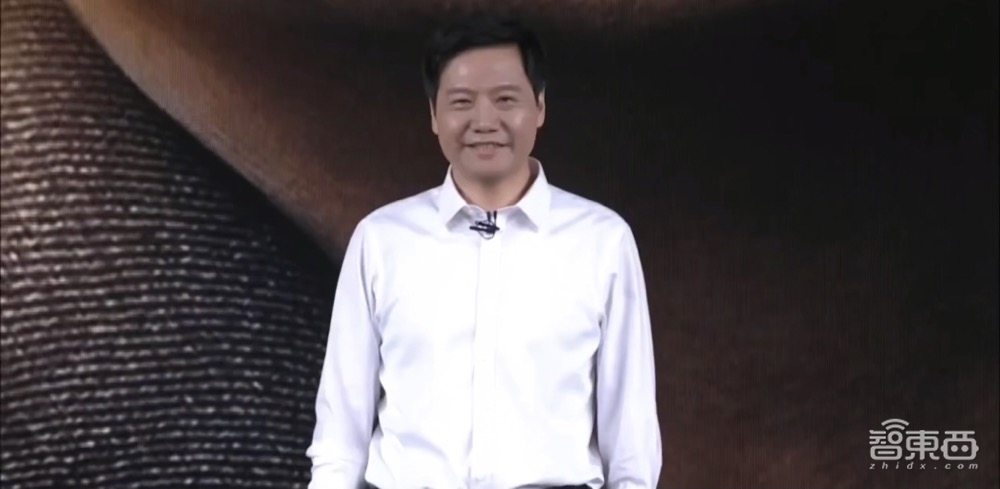 雷军3小时万字演讲精华!三年冲击全球第一,大秀万元机器狗“铁蛋”