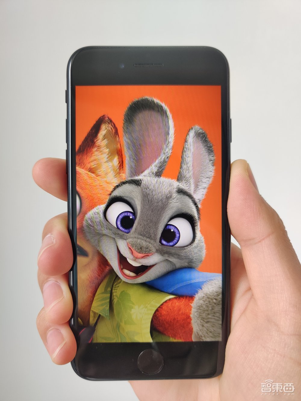 iPhone SE二代体验:3000元的苹果手机,到底有多能打?