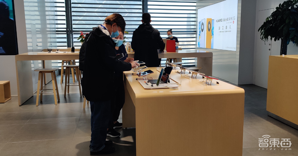 华为缺货真相调查:走遍北京线下门店,从有钱难买到坐地起价