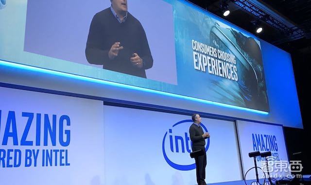 沙发软席配250套Oculus 英特尔这场CES发布秀足了肌肉