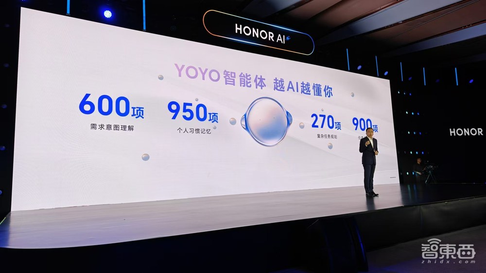 荣耀亮出AI OS大招,对话CEO赵明:未来的AI手机之战,要怎么打?