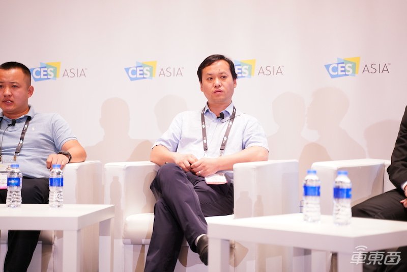 五个问题灵魂拷问智能座舱未来！堆屏幕上安卓靠谱吗？