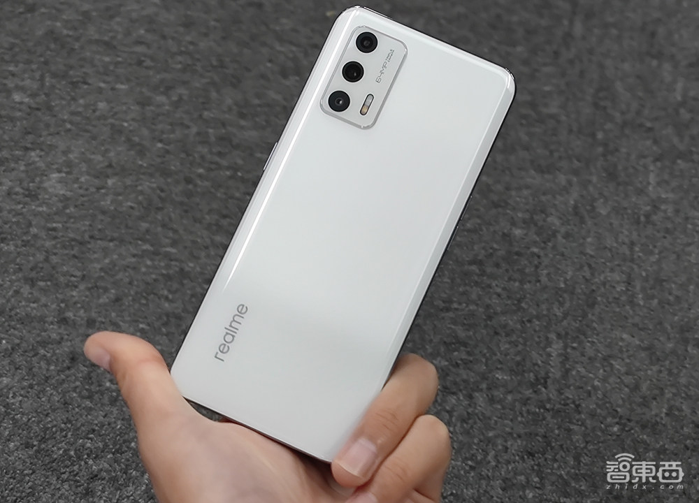 realme GT Neo2T首发体验:天玑1200 AI版死磕性能,通吃主流手游