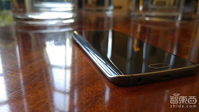 智东西晚报:微软HoloLens明年向开发者开放